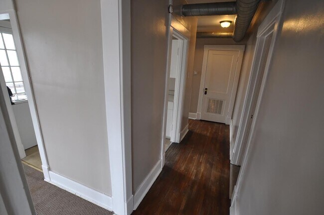 Foto del edificio - Large 2-3 Bed Apt. Beaver Falls! - $795 NO...