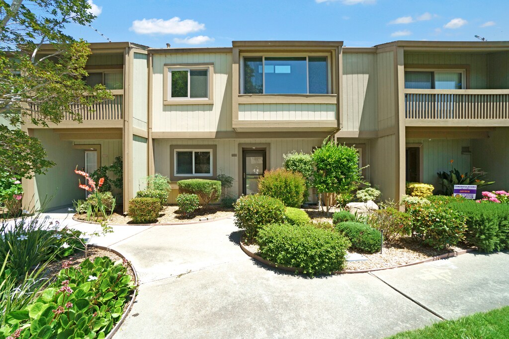 Primary Photo - 3229 Santa Cruz Ln