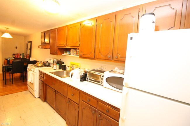 Foto del edificio - 2 br, 1 bath  - 80 Litchfield St # 5HG