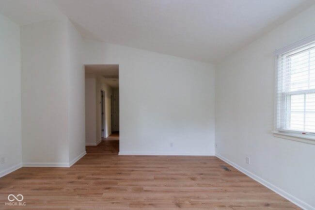 Foto del edificio - 1826 E 66th St