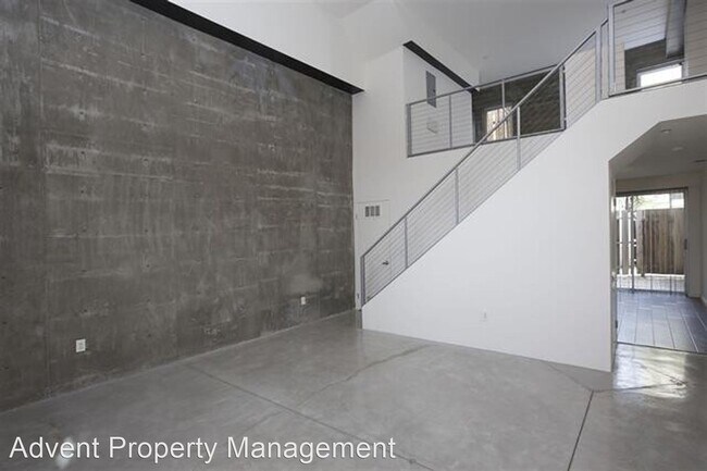 Building Photo - 3 br, 3.5 bath House - 1708 National Ave