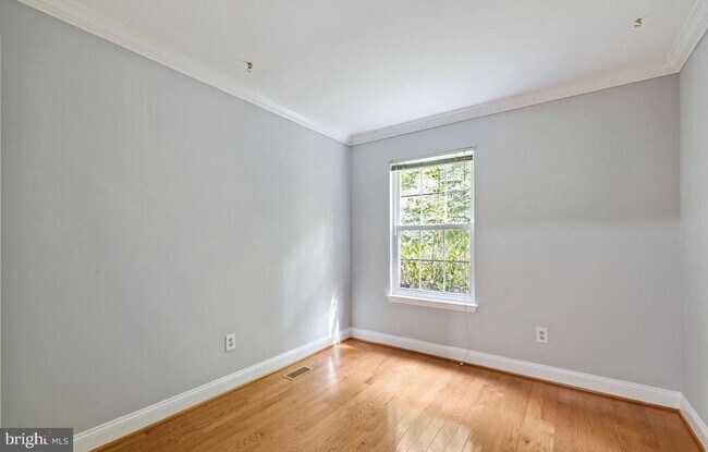 Foto del edificio - 9740 Pleasant Gate Ln
