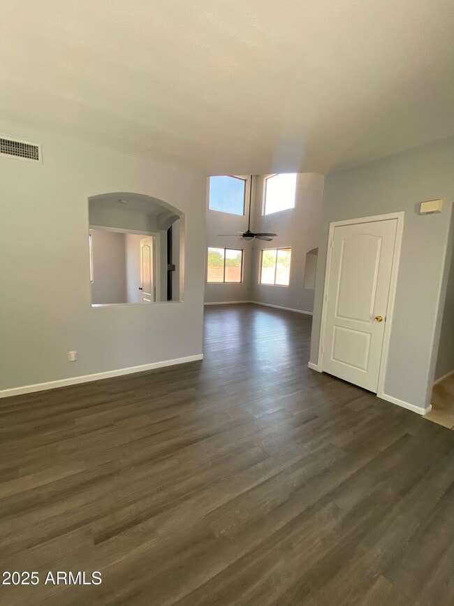 Foto del edificio - 8402 S 48th Ln