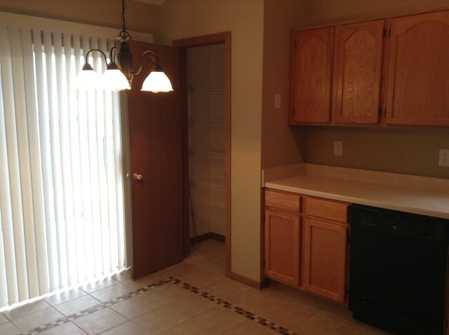 Building Photo - 6324 Blakeview Dr