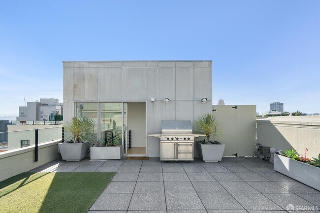 Foto del edificio - 2 Mint Plaza