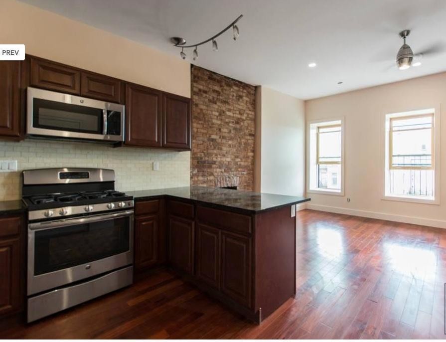 Primary Photo - 2144 5th Ave
