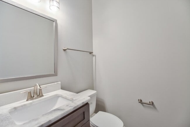 Building Photo - 1806 Ashley Hall Way