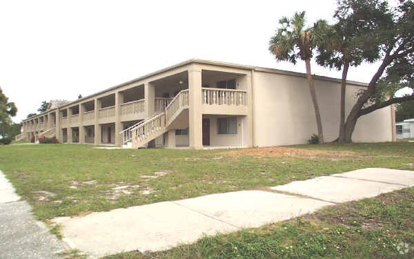 Building Photo - Romayne Apartments