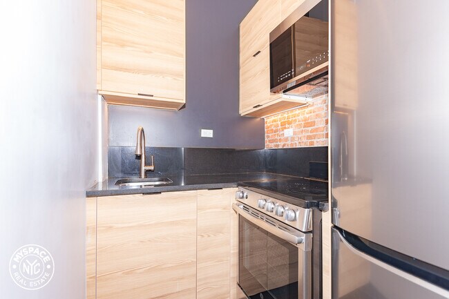 Building Photo - 168 Stuyvesant Ave