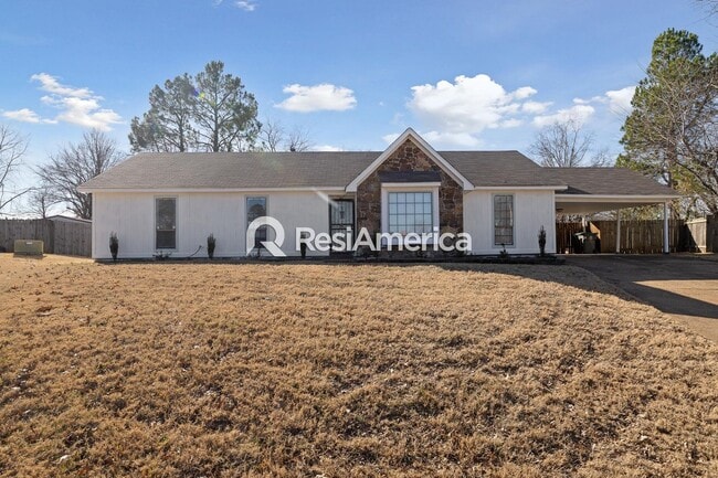 Building Photo - Renovated 3 Bedroom 2 Bath in 38115