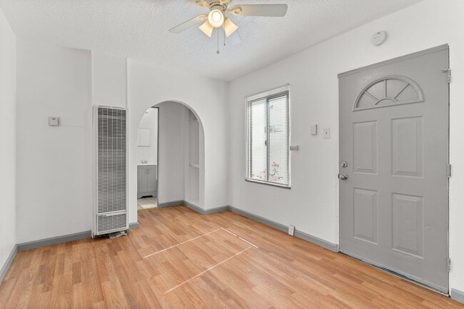 Building Photo - 2652 E 15th St