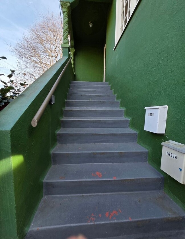 Building Photo - 1621 E 38th St