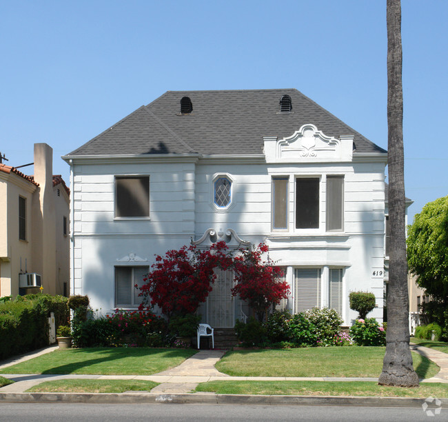 Building Photo - 417-419 N Doheny Dr