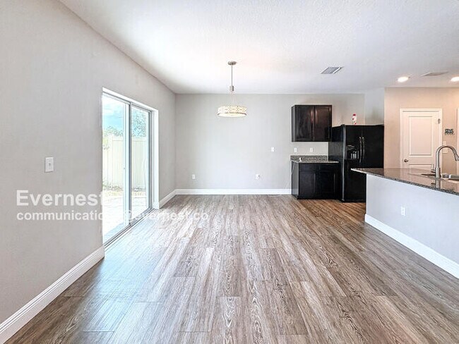Foto del edificio - 16852 Trite Bend St