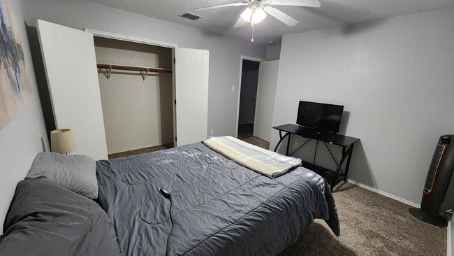 Habitación en alquiler - 16125 Hollyhill Ct