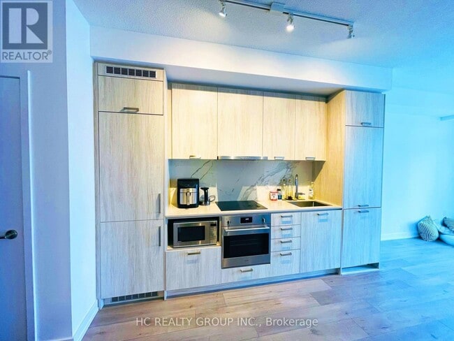 Building Photo - 38 Honeycrisp Cres