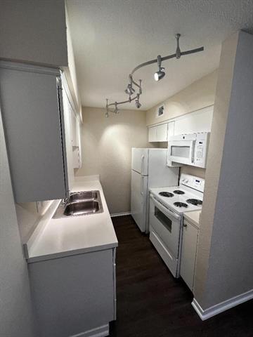 Foto del edificio - 4859 Cedar Springs Rd