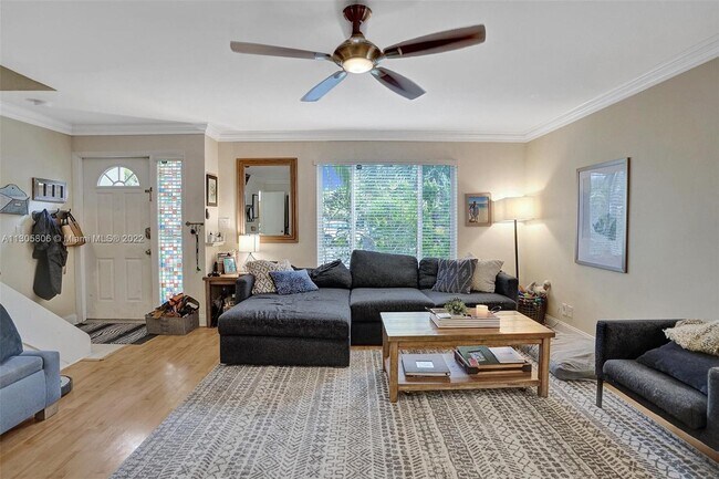 Building Photo - 307 SW 11th Ct  1-2 Fort Lauderdale Fl 33315