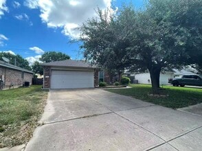 Building Photo - 2416 Socorro Bend