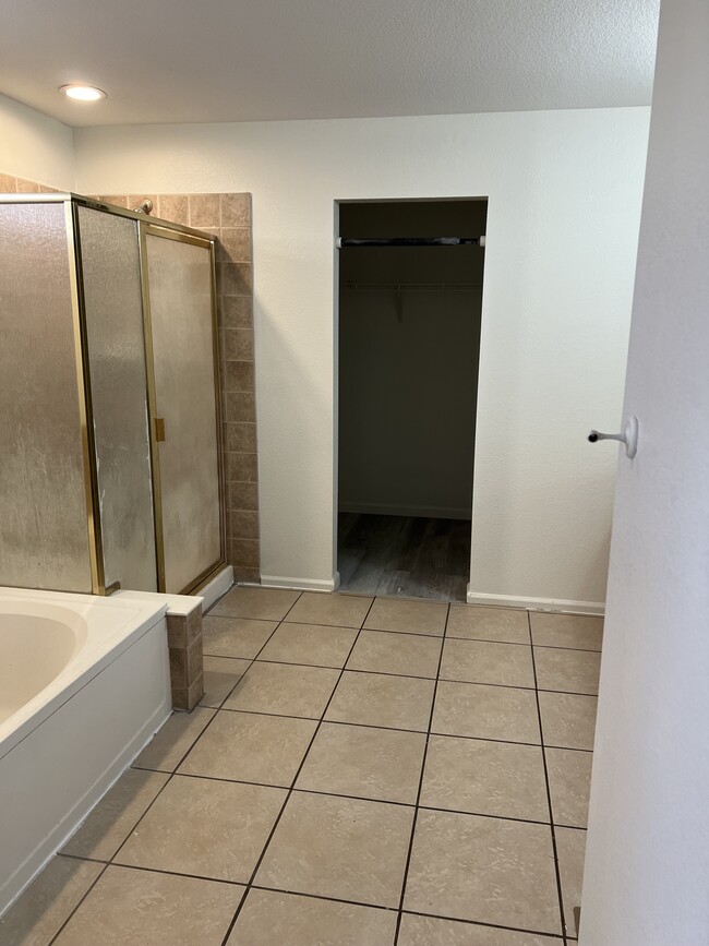 Building Photo - 21580 Stoll Pl