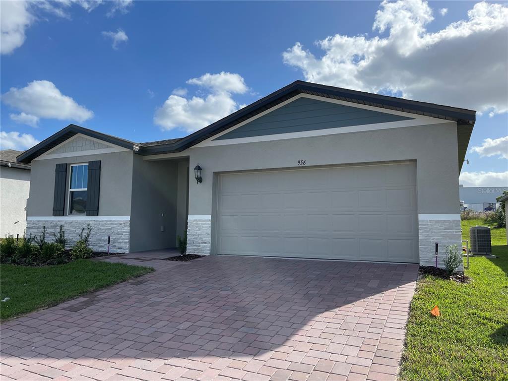 Foto principal - 956 Cambridge Dr
