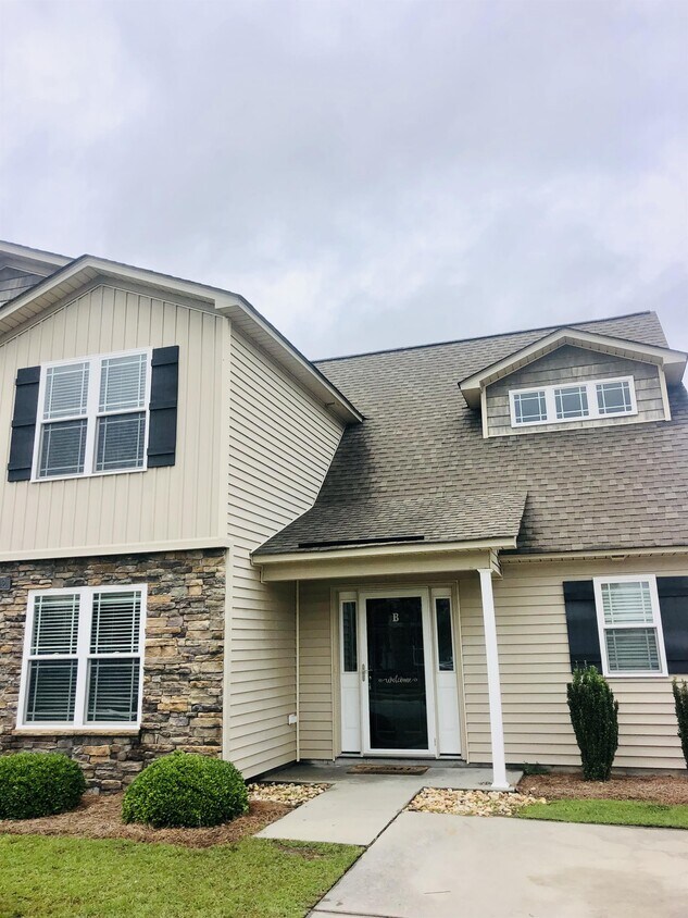 2212B Sweet Bay Drive., Greenville, NC 27834 Townhome Rentals in