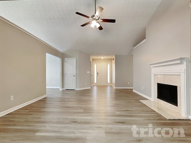 Foto del edificio - 205 Syracuse Ln