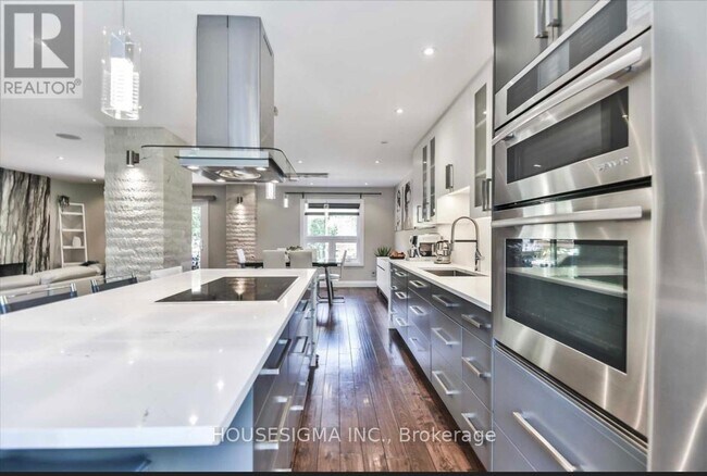 Building Photo - 92 Floribunda Crescent