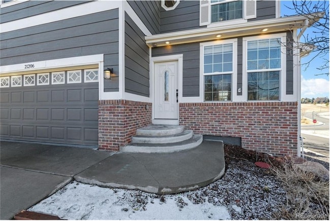 Building Photo - Beautiful 2-Story Home In Hidden River. Finished Basement. Turfed Backyard.