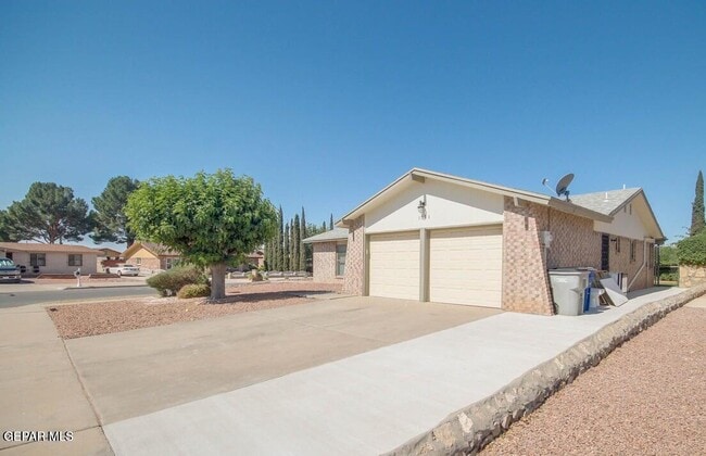 Building Photo - 1701 Paul Moran Pl