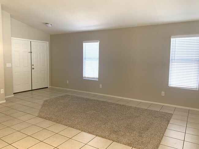 Foto del edificio - 21221 N 79th Dr