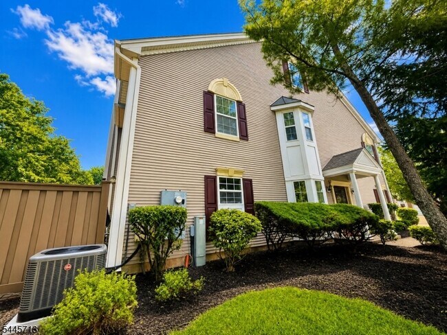 Building Photo - 1501 Stech Dr