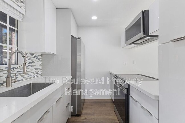 Foto del edificio - 92-905-905 Hame Pl