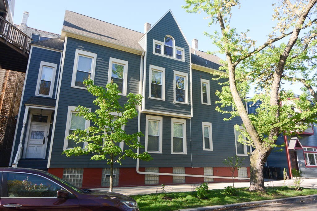 Primary Photo - 1111 W Roscoe St