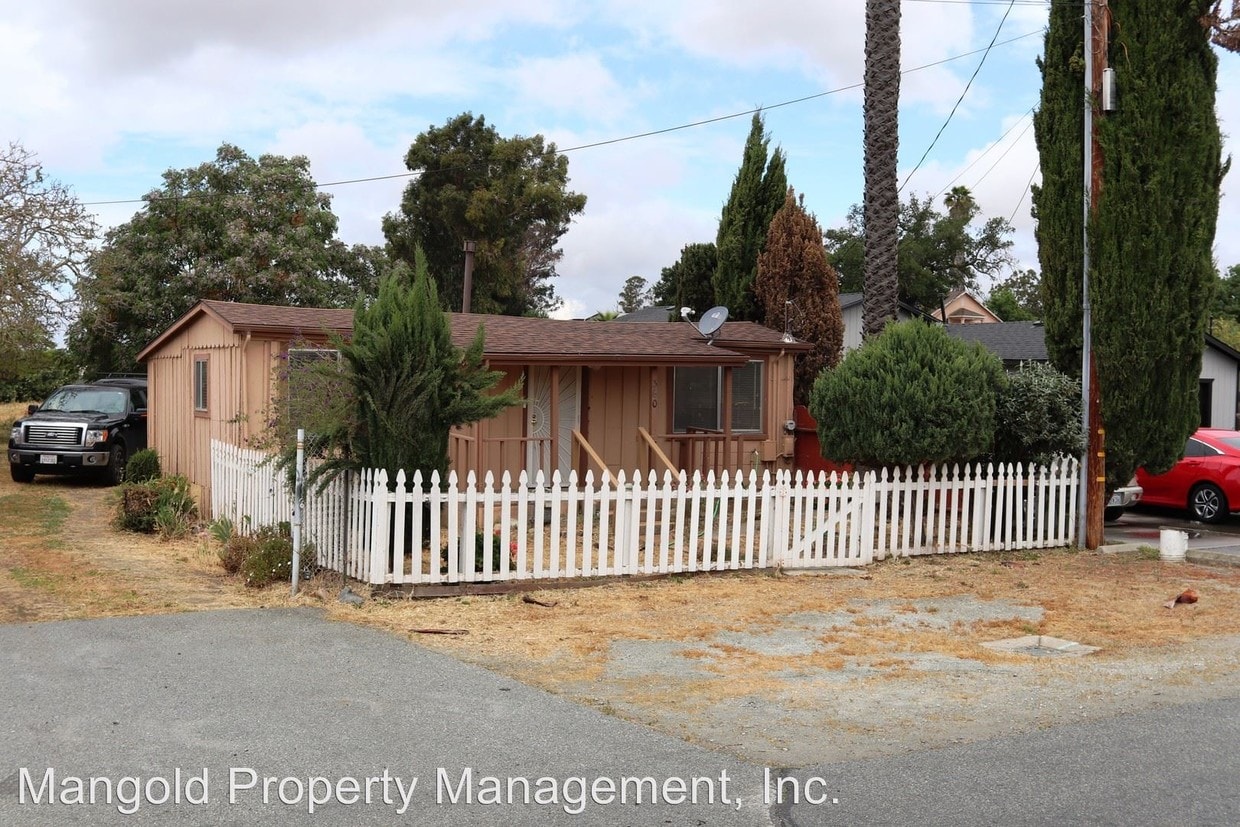 Primary Photo - 3 br, 1 bath House - 360 Bridgevale Road
