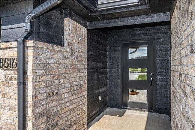 Building Photo - 8516 Gibbs Dr