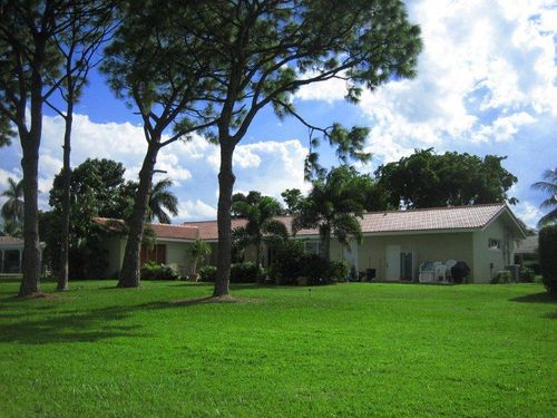 Foto del edificio - 872 W Tropical Way