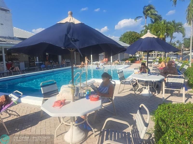 Foto del edificio - 110 Cypress Club Dr