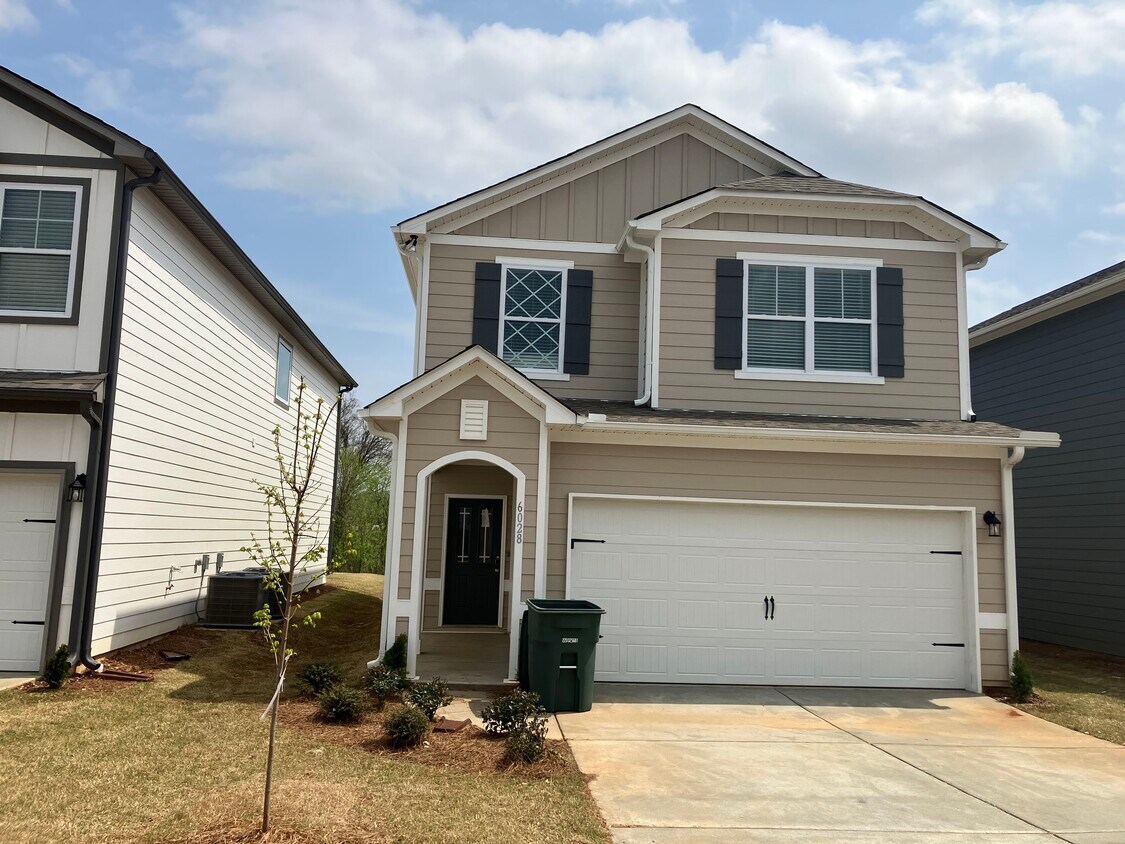 Foto principal - 6028 Taramore Ln NW