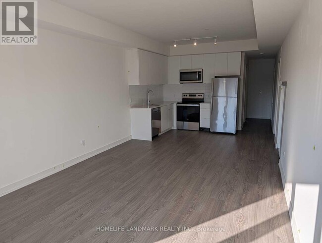 Building Photo - 203B - 16 MELBOURBE AVENUE