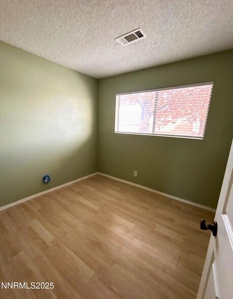 Foto del edificio - 3545 Willow Hills Cir