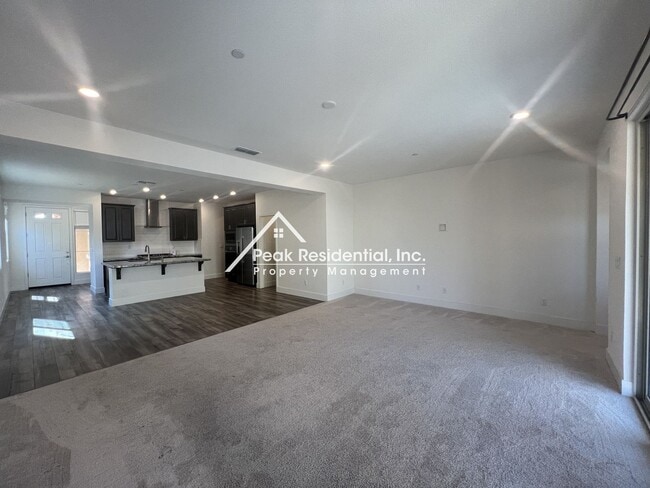 Building Photo - Updated 4bd/2ba Home with 2 Car Garage