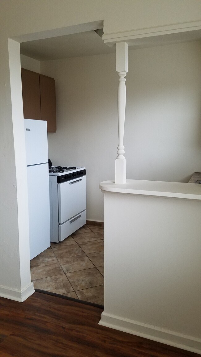 Building Photo - 628 Southcrest Ct