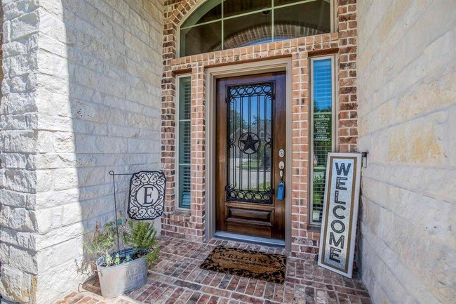 Building Photo - 23663 Crossworth Dr