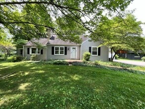 Building Photo - 697 Rosehill Rd