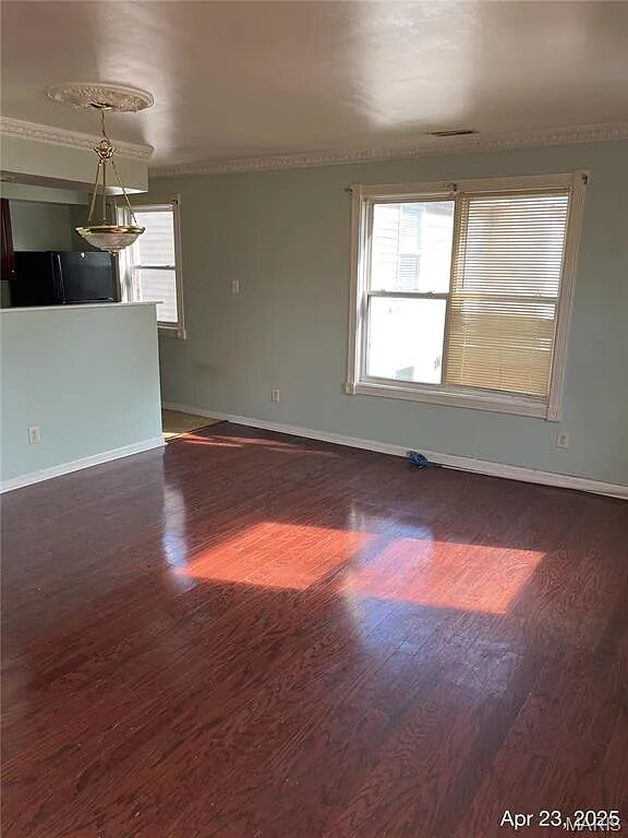 Foto del edificio - 5989 Julian Ave