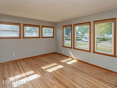 Building Photo - 3 br, 1 bath House - 2325 Reynolds Ln