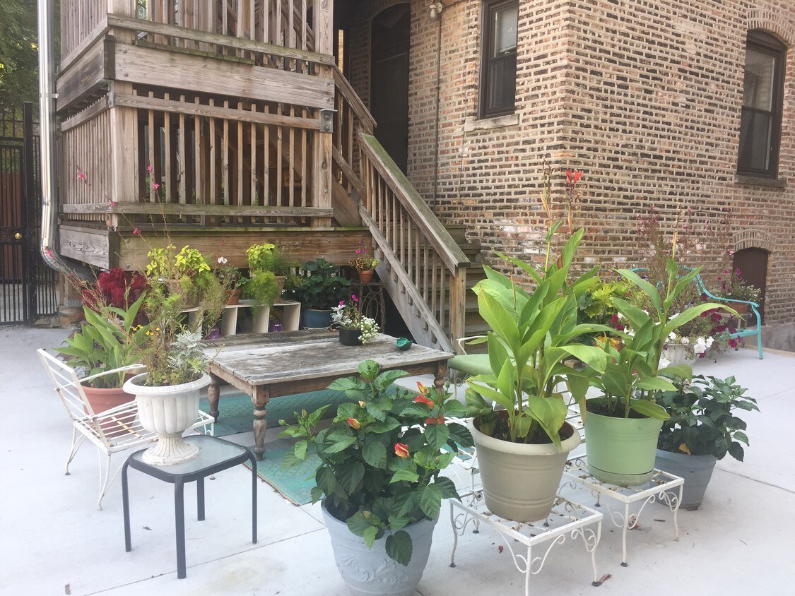 Foto principal - 3149 W Lyndale St