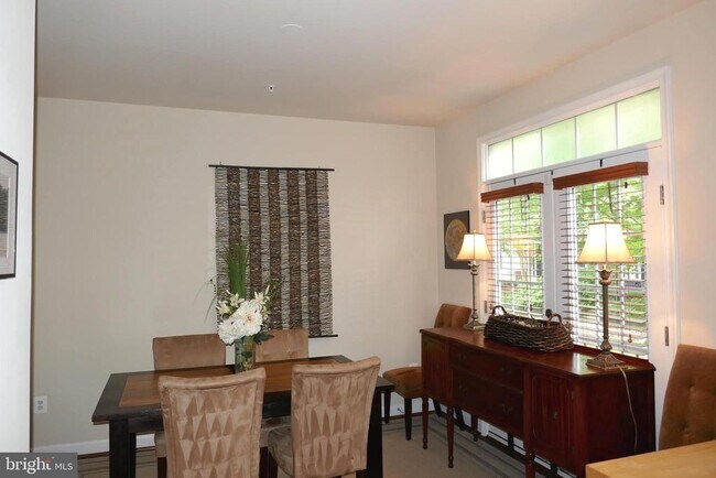 Foto del edificio - 11661 Leesborough Cir