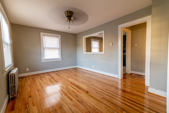 Building Photo - 1145 Lindsay St